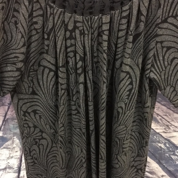 SOLD-Michael by Michael Kors Gray & Black Med Top - Picture 8 of 8